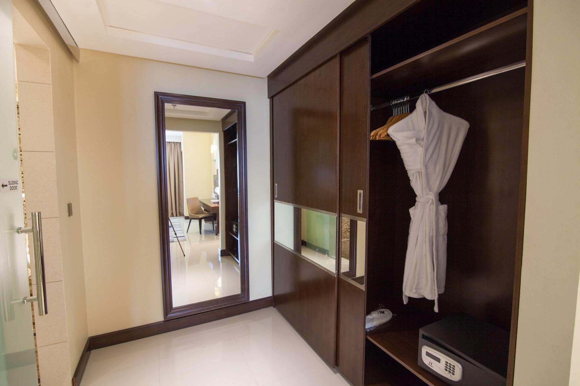 Premier Hotel Manama Exterior photo